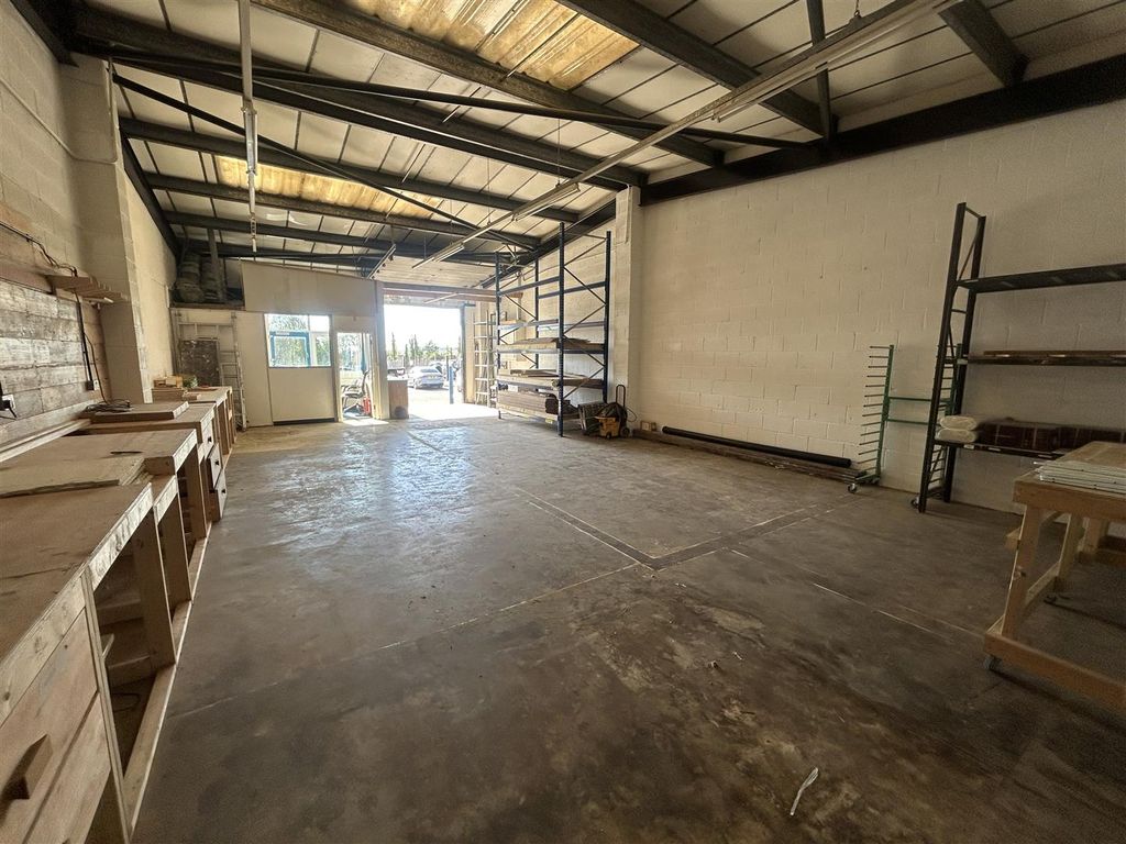 Property photo 3 of 8 Img_2400.Jpeg