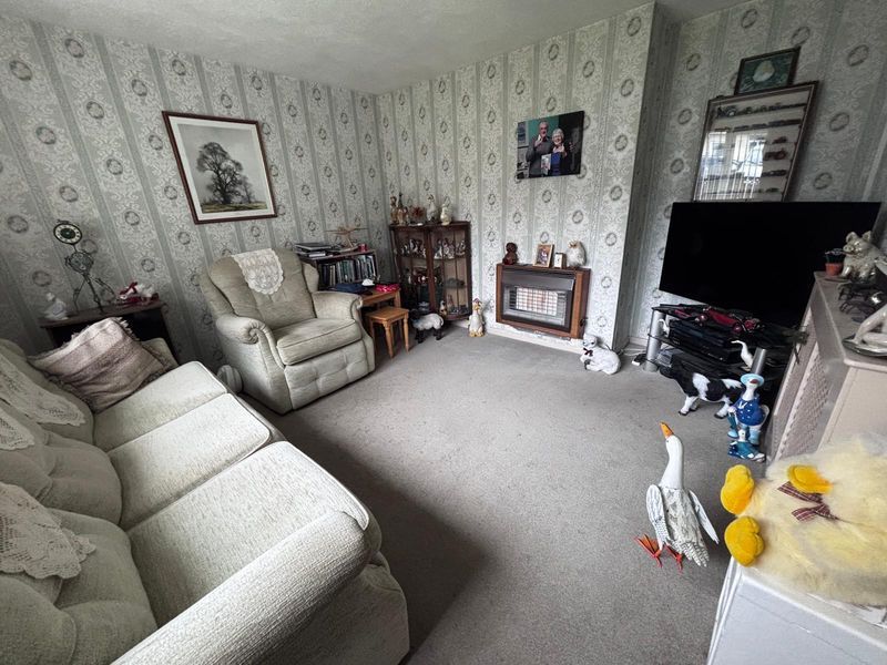 Property photo 2 of 14 Lounge