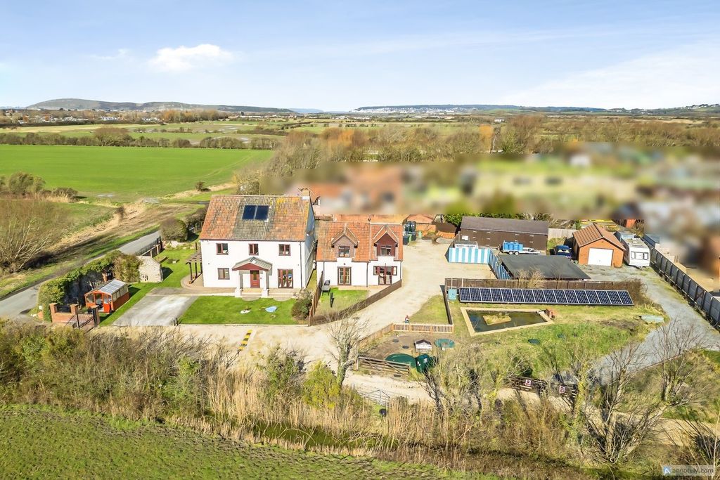 Property photo 1 of 53