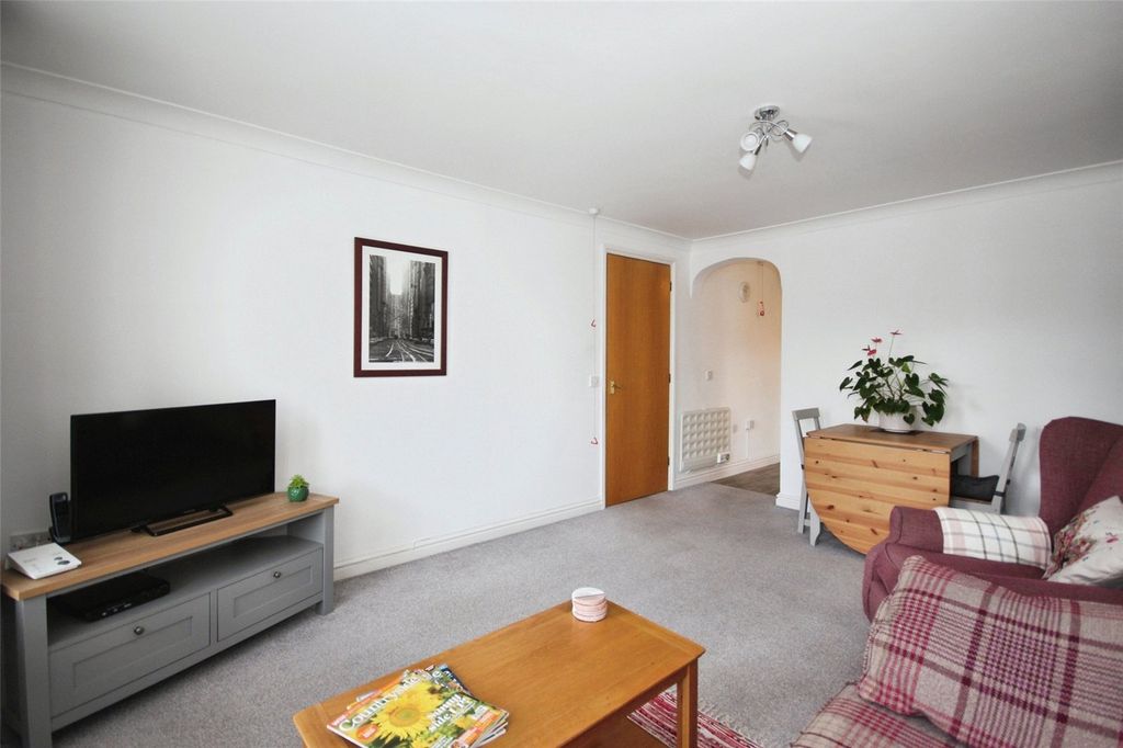 Property photo 2 of 11 Picture No. 15