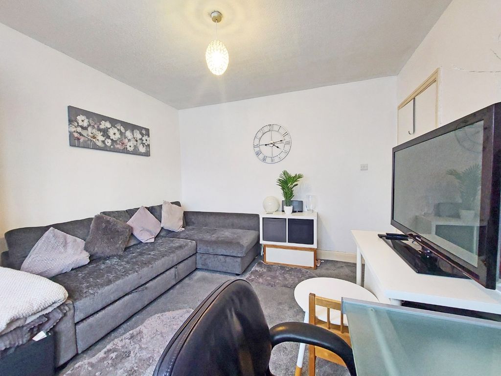 Property photo 3 of 17 4157914