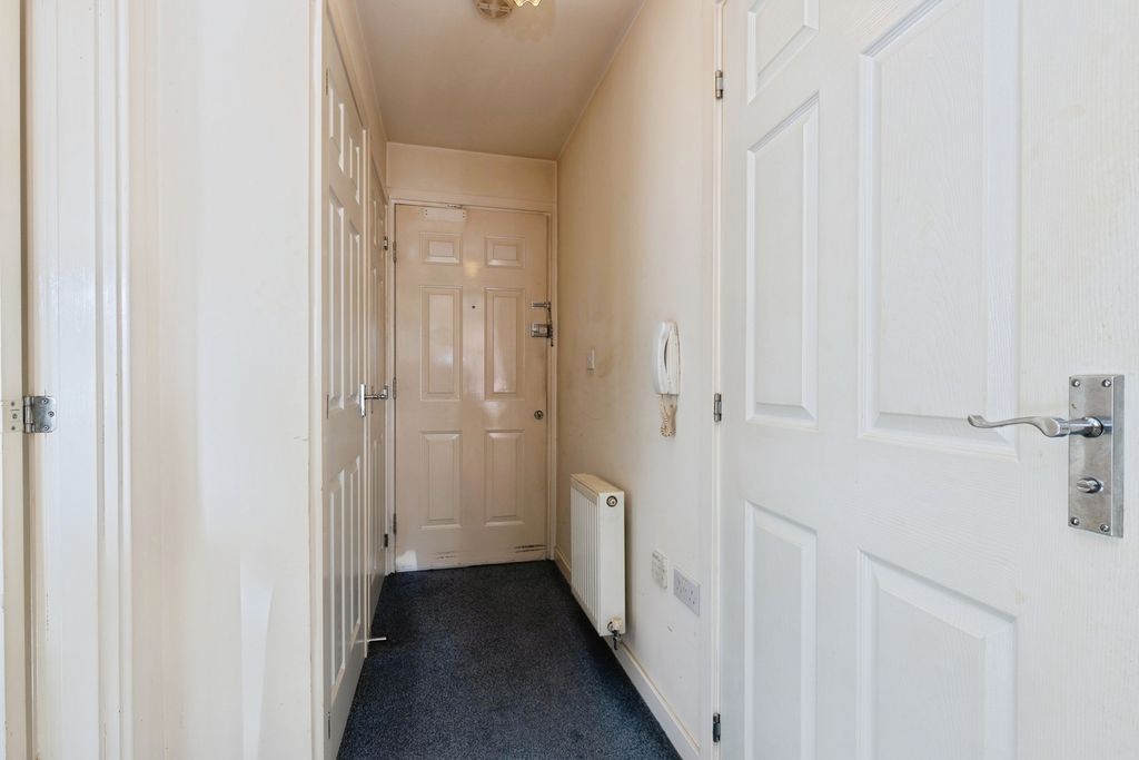 Property photo 2 of 13 Hallway