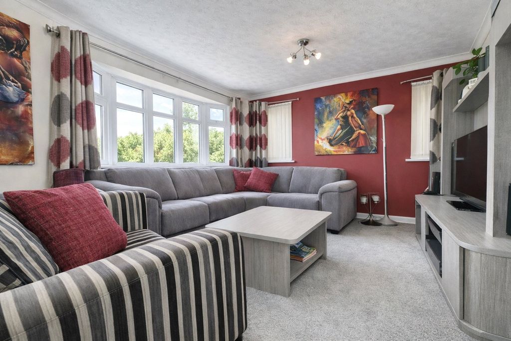 Property photo 2 of 15 Picture No. 05