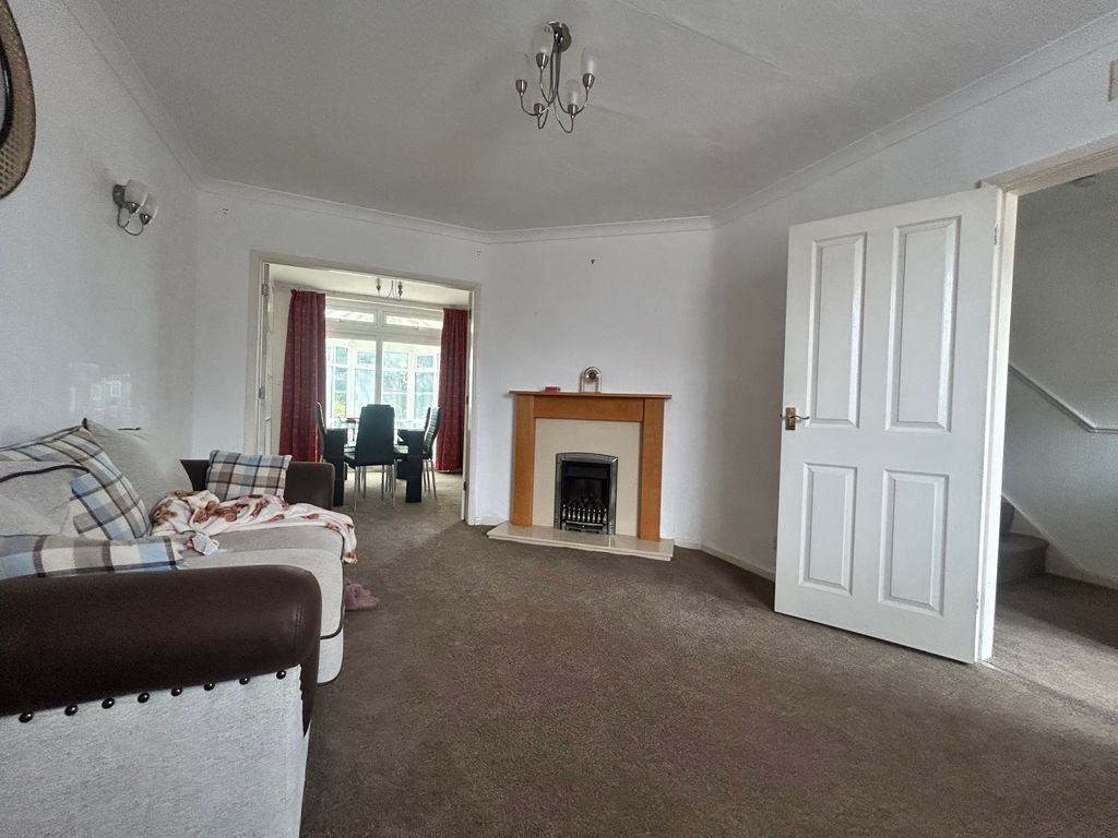 Property photo 3 of 12 Image