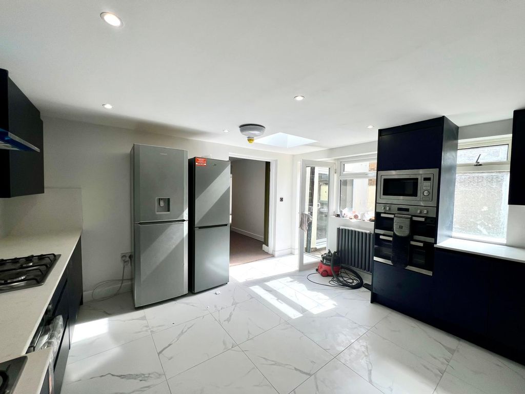 Additional image 17 of 6 bed semi-detached house to rentGladstone Road, Folkestone CT19