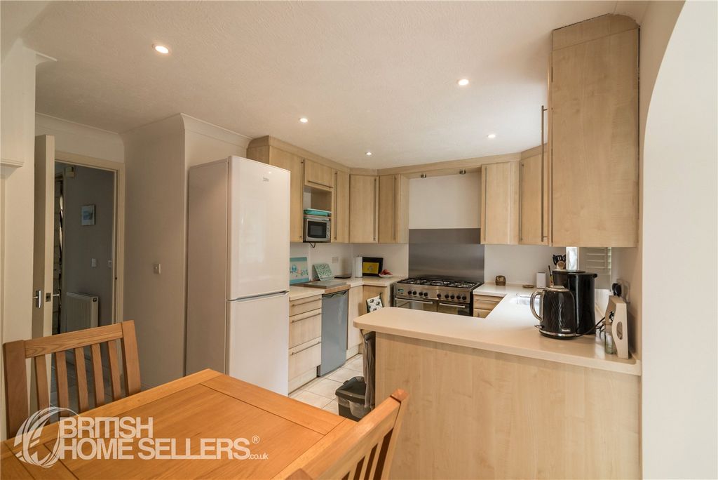 Property photo 3 of 16 Picture No. 12