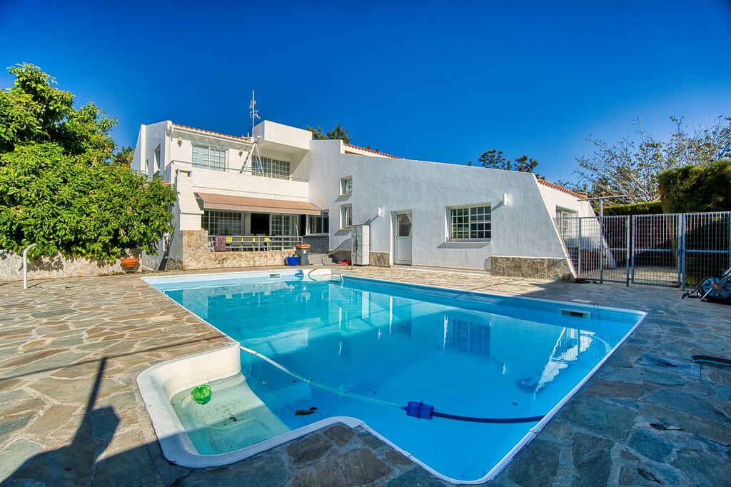 Property photo 1 of 53