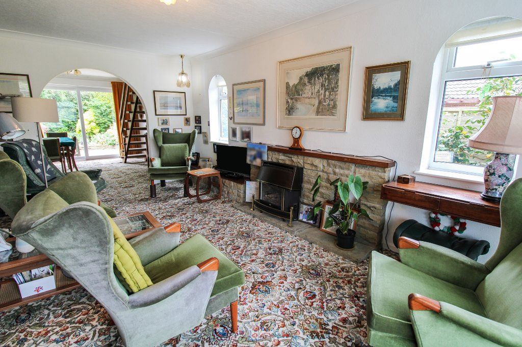 Property photo 2 of 16 Lounge