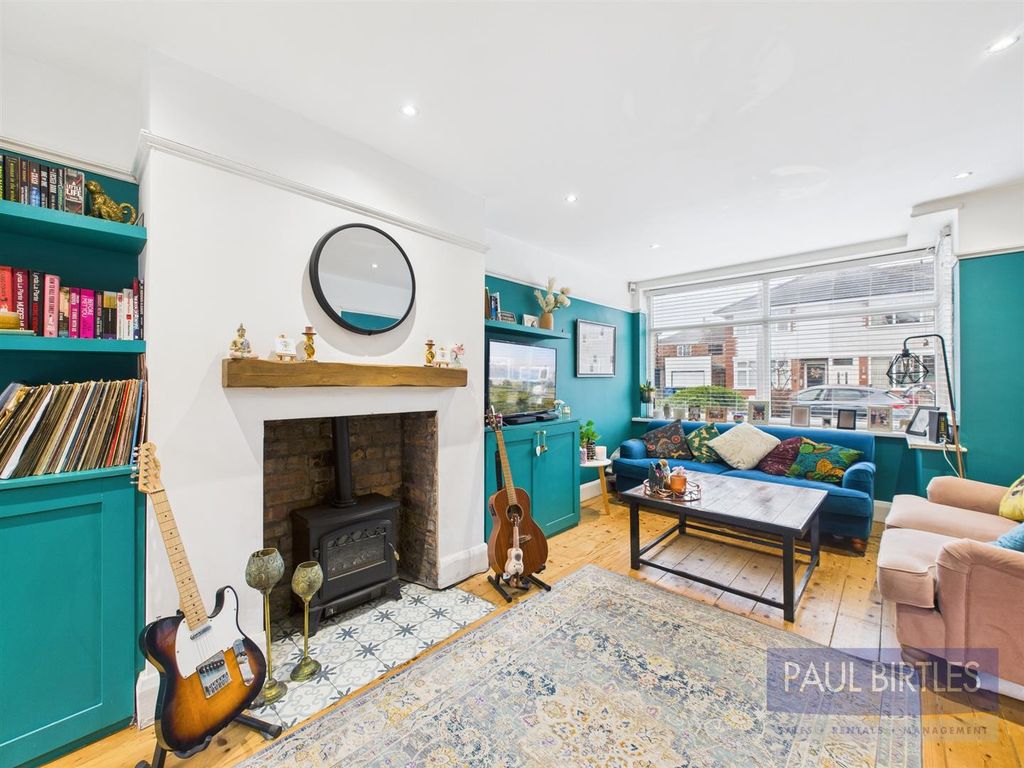 Property photo 3 of 25 Cam04378G0-Pr0256-Still031.Jpg