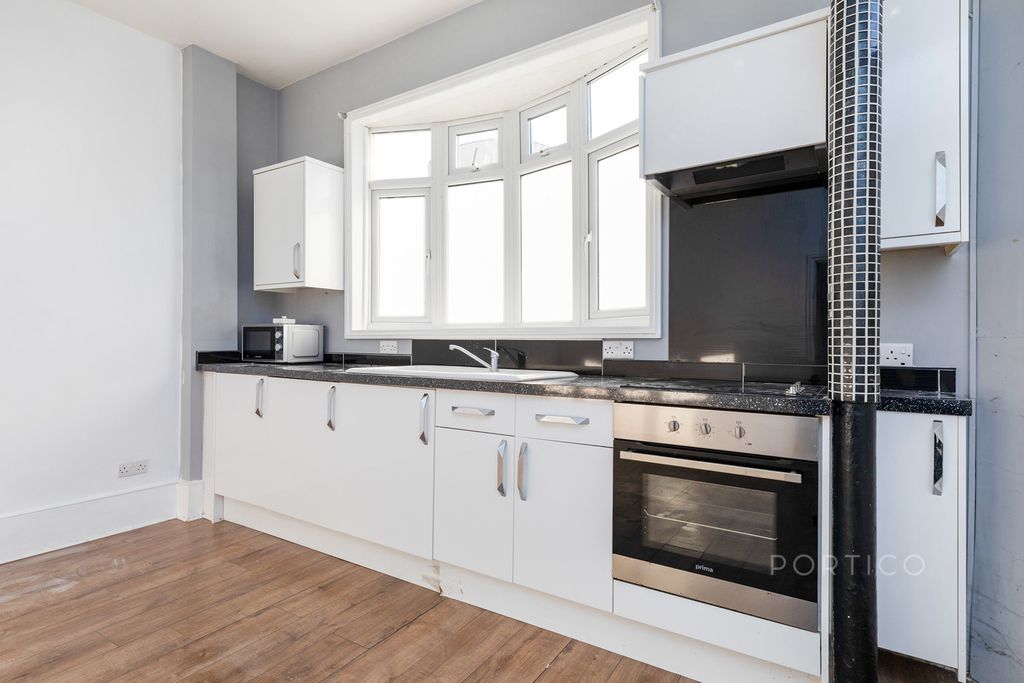 Property photo 2 of 19 Pbox-Img.Jpg