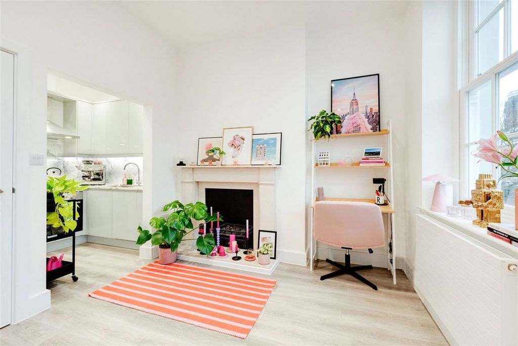 Property photo 2 of 6