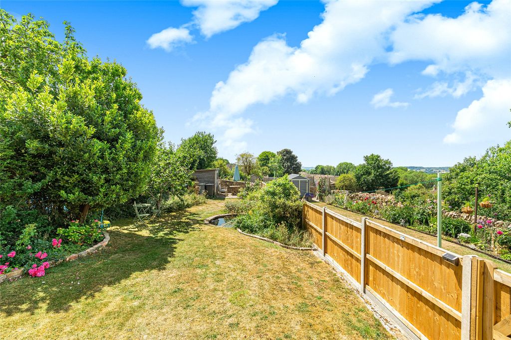 Property photo 2 of 17 Picture No. 23
