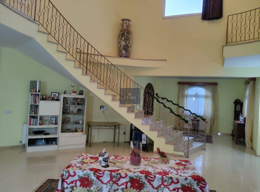 Property photo 3 of 25