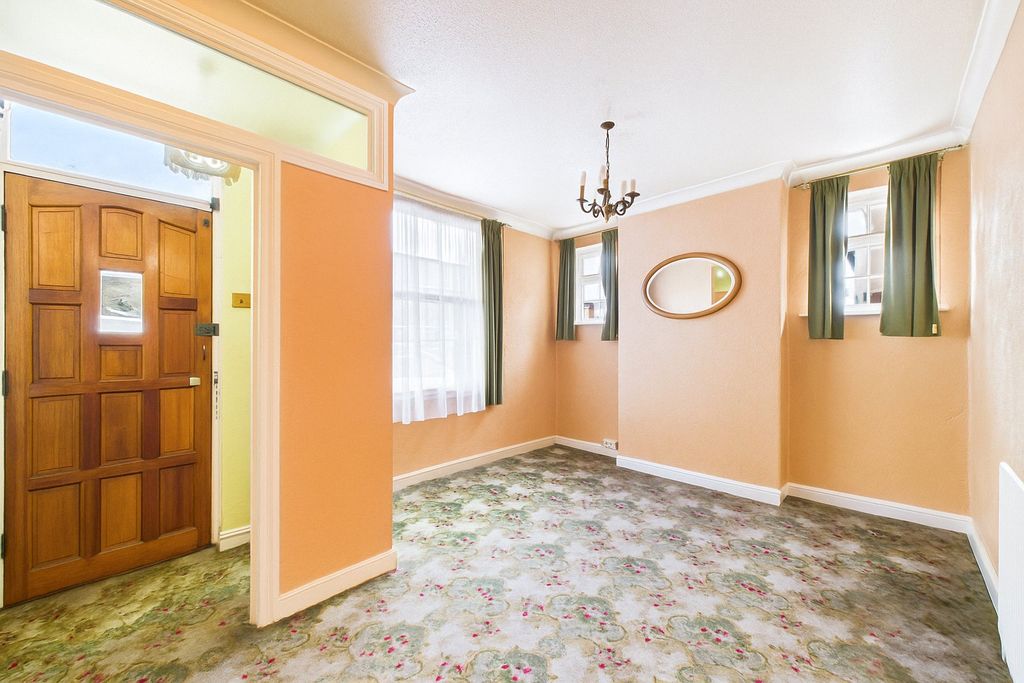 Property photo 2 of 9 Picture No. 10