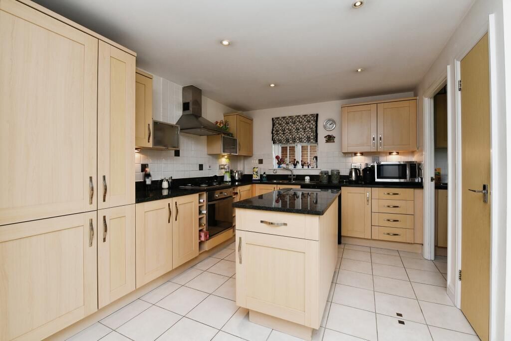 Property photo 2 of 16