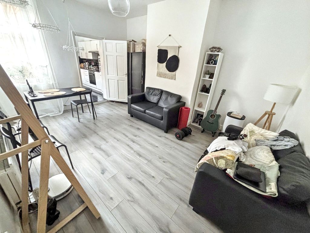 Property photo 2 of 6
