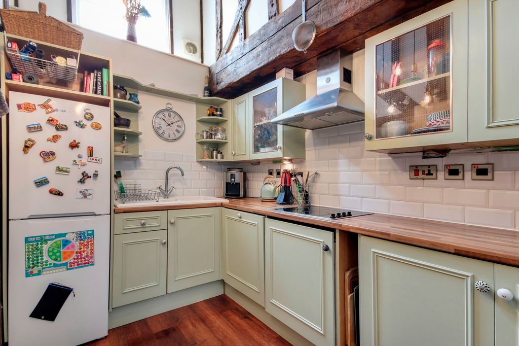 Additional image 11 of 2 bed flat for saleLingfield Road, Edenbridge TN8