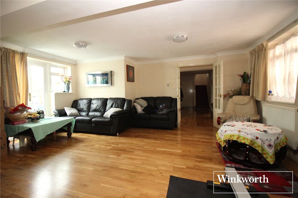 Property photo 3 of 26 Picture No. 23