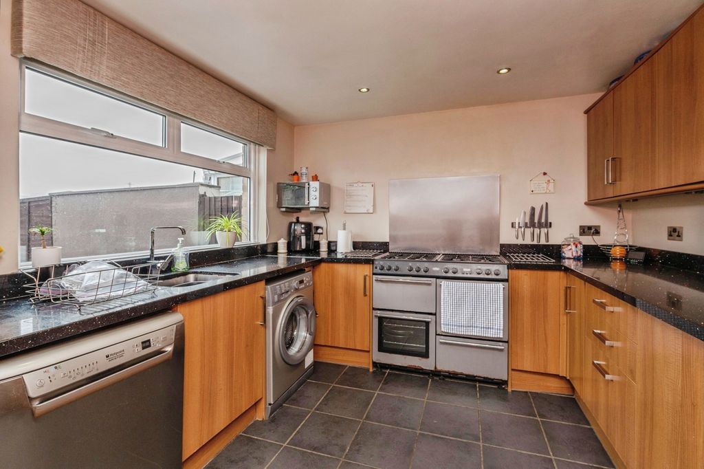 Property photo 3 of 20 Photo