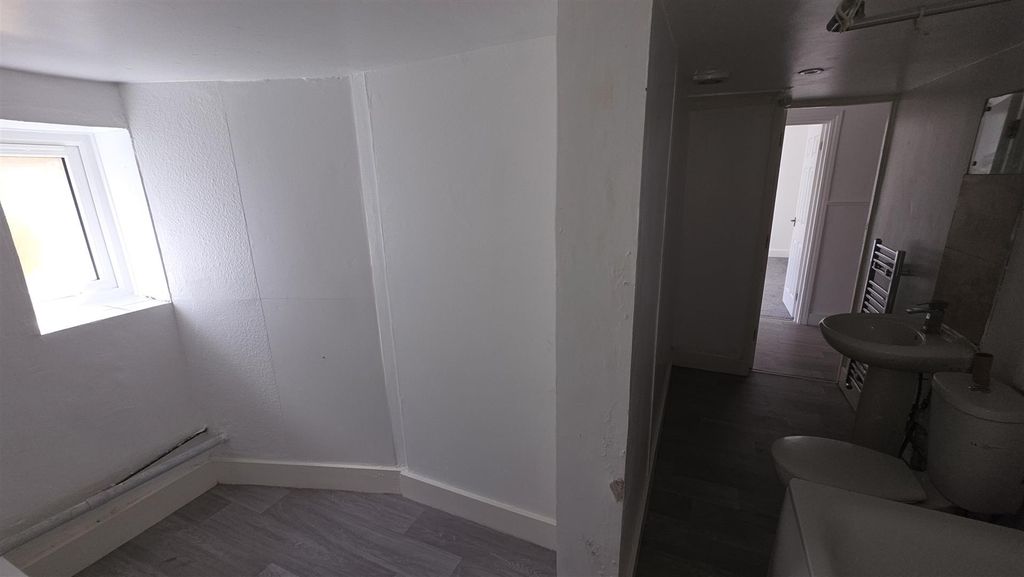Property photo 3 of 13 Bathroom