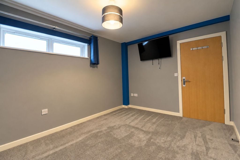 Property photo 2 of 4