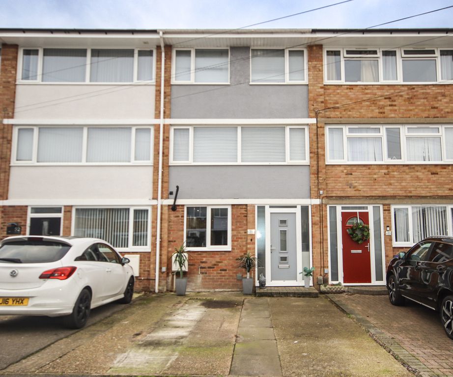 Property photo 1 of 11 3/4 Double Bed Terraced House For Sale Millfield, Sittingbourne Me10
