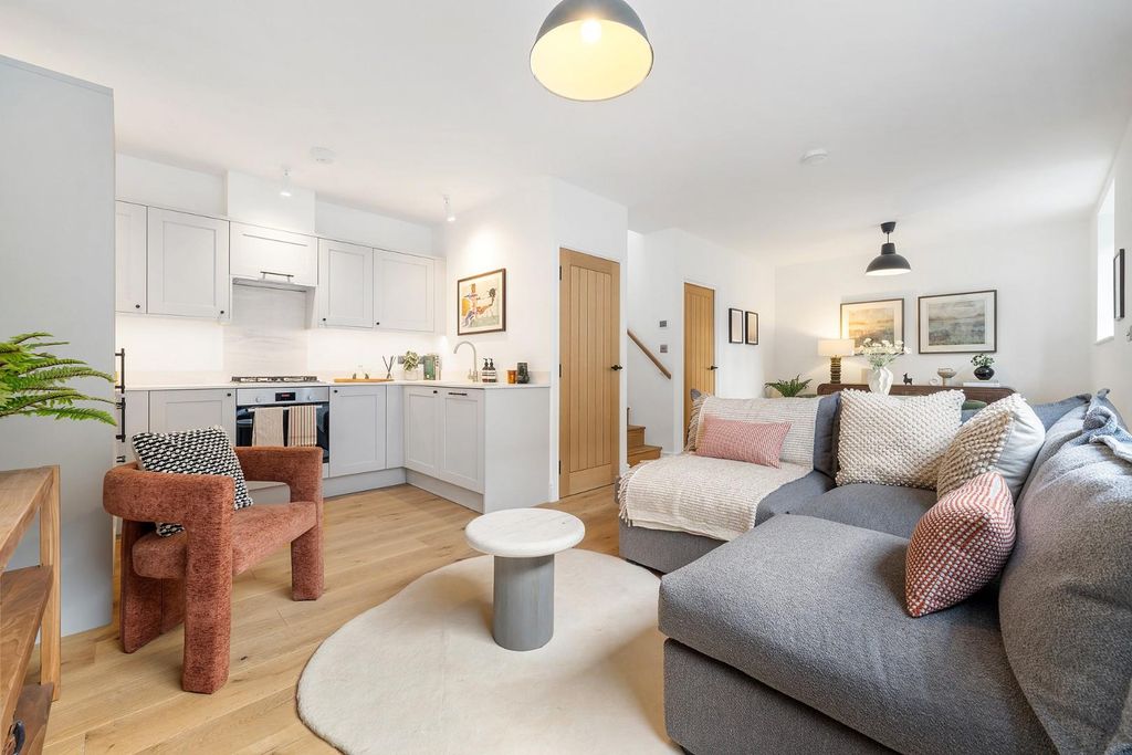 Property photo 3 of 17 Reception (5).Jpg