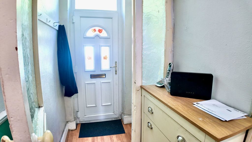Property photo 3 of 33