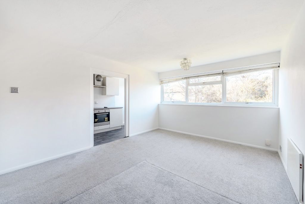 Property photo 2 of 17 3355665