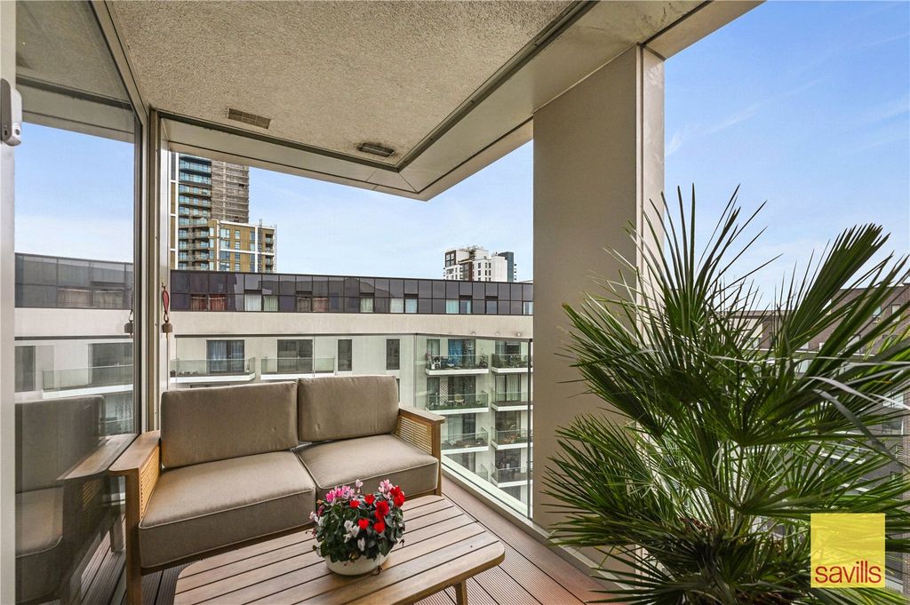 Property photo 2 of 17 Balcony