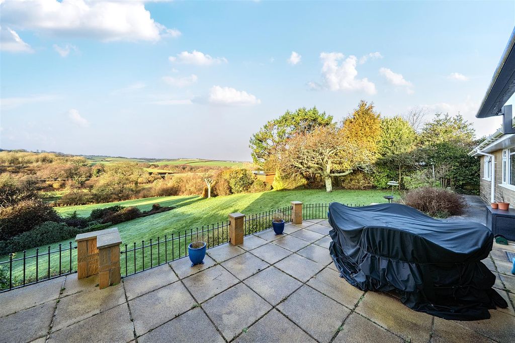 Property photo 2 of 24 Garden/View