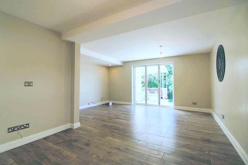 Property photo 2 of 23 Picture No. 41