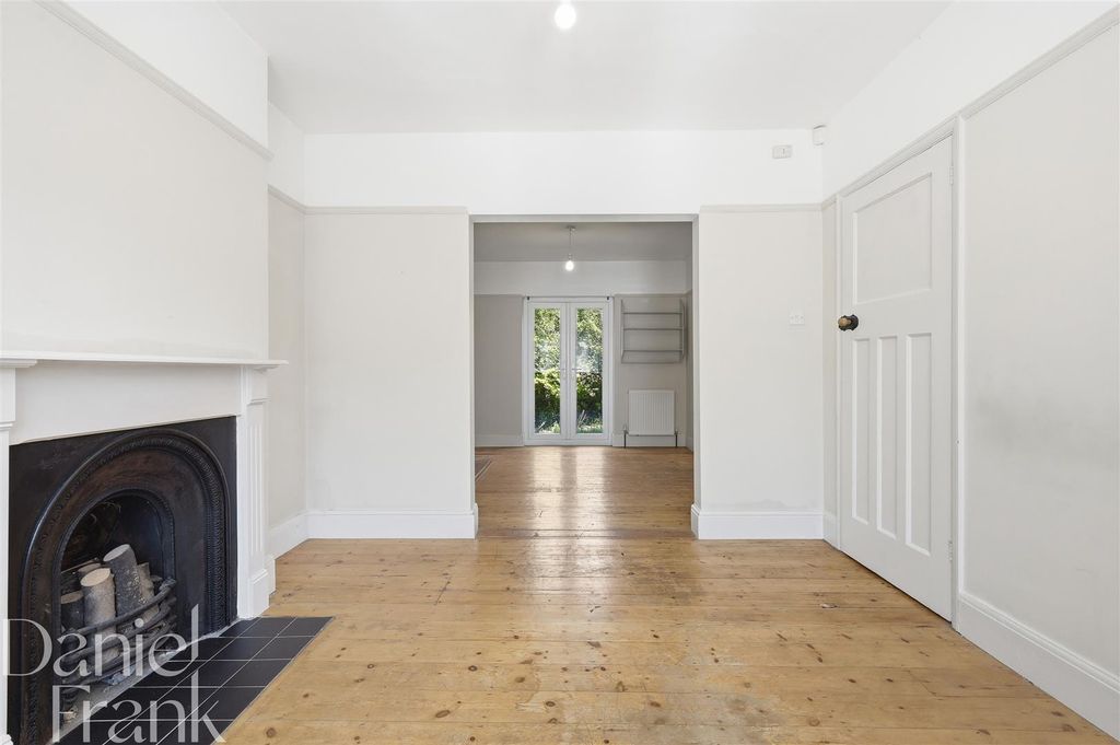 Property photo 3 of 22