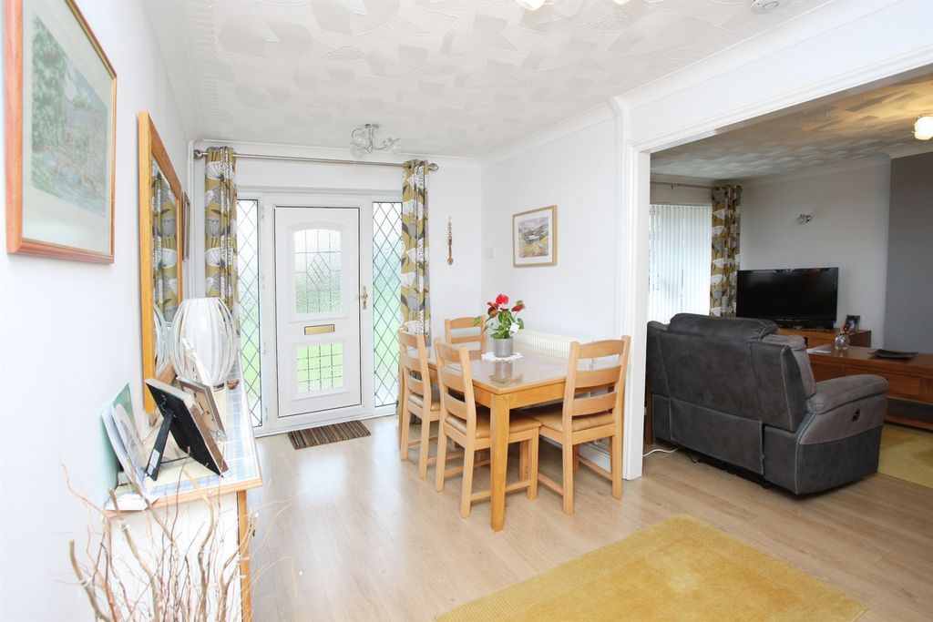 Property photo 3 of 23