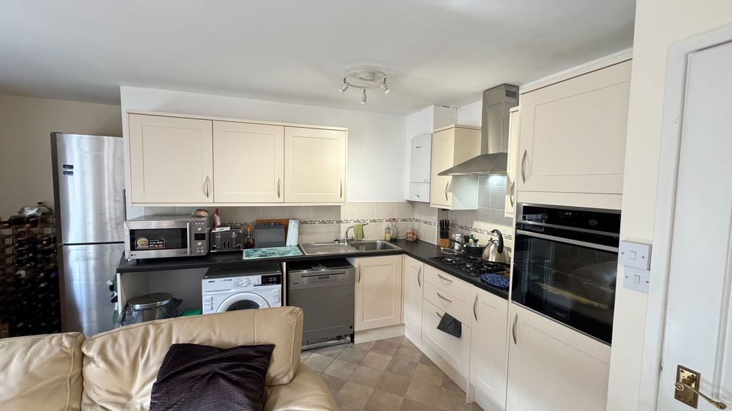 Property photo 2 of 12