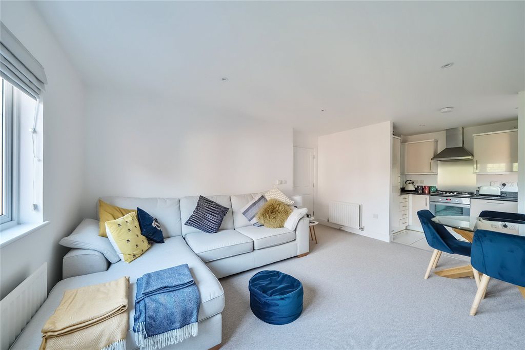 Property photo 2 of 17 Picture No. 31