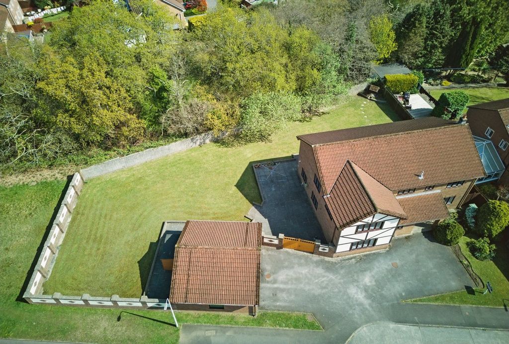 Property photo 3 of 36