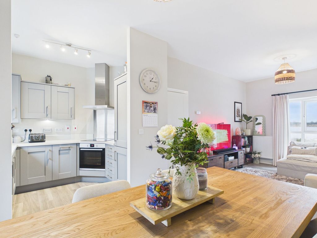 Property photo 2 of 23