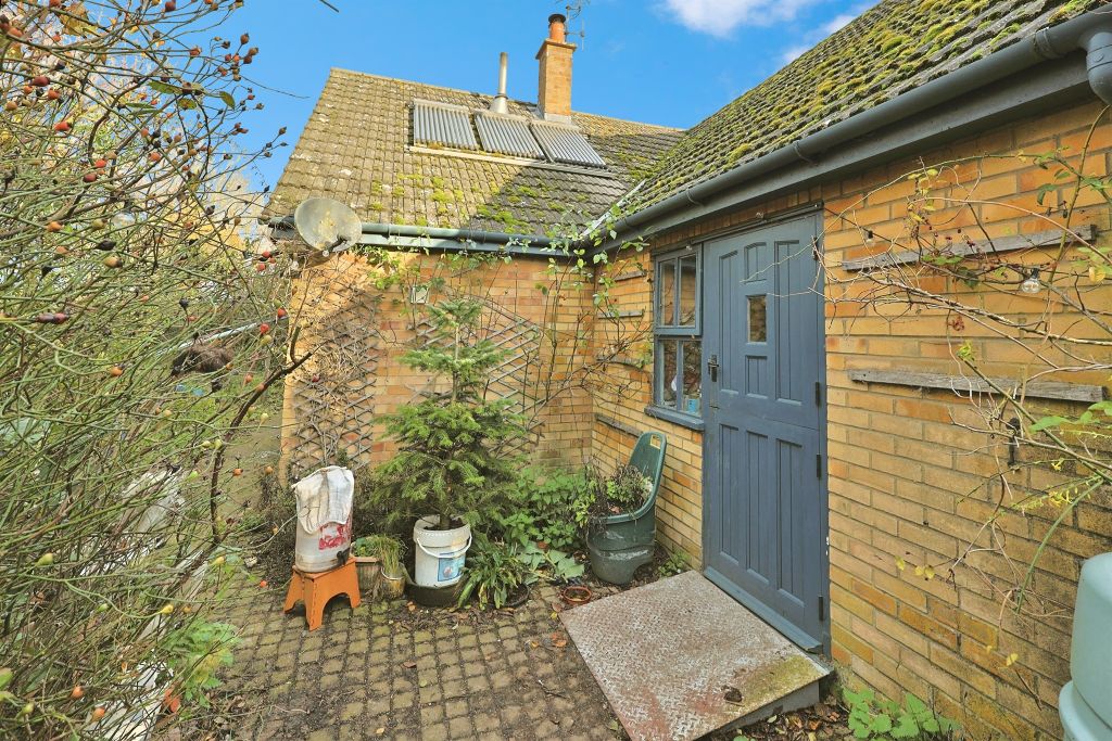 Property photo 3 of 32