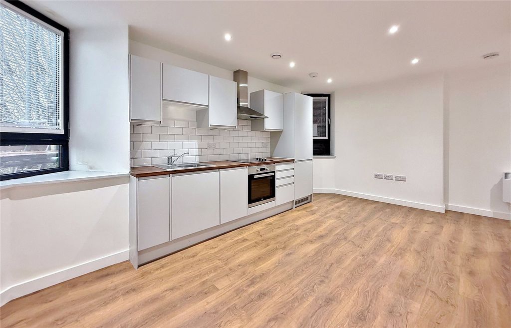 Property photo 1 of 17 Picture No. 14