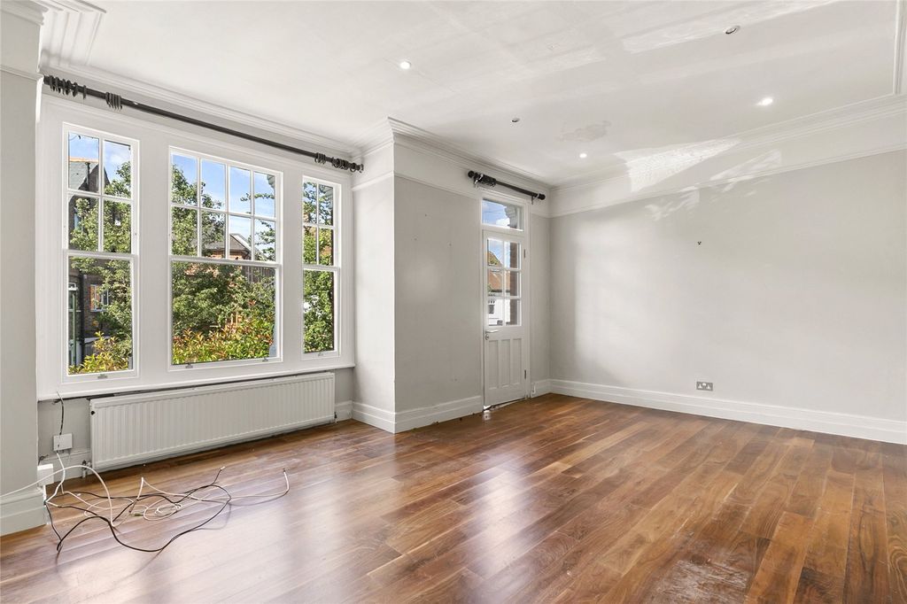 Property photo 3 of 14 Receptioon Room