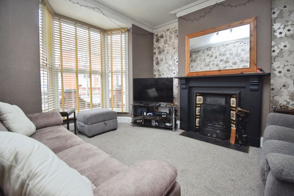 Property photo 2 of 10 Living Room