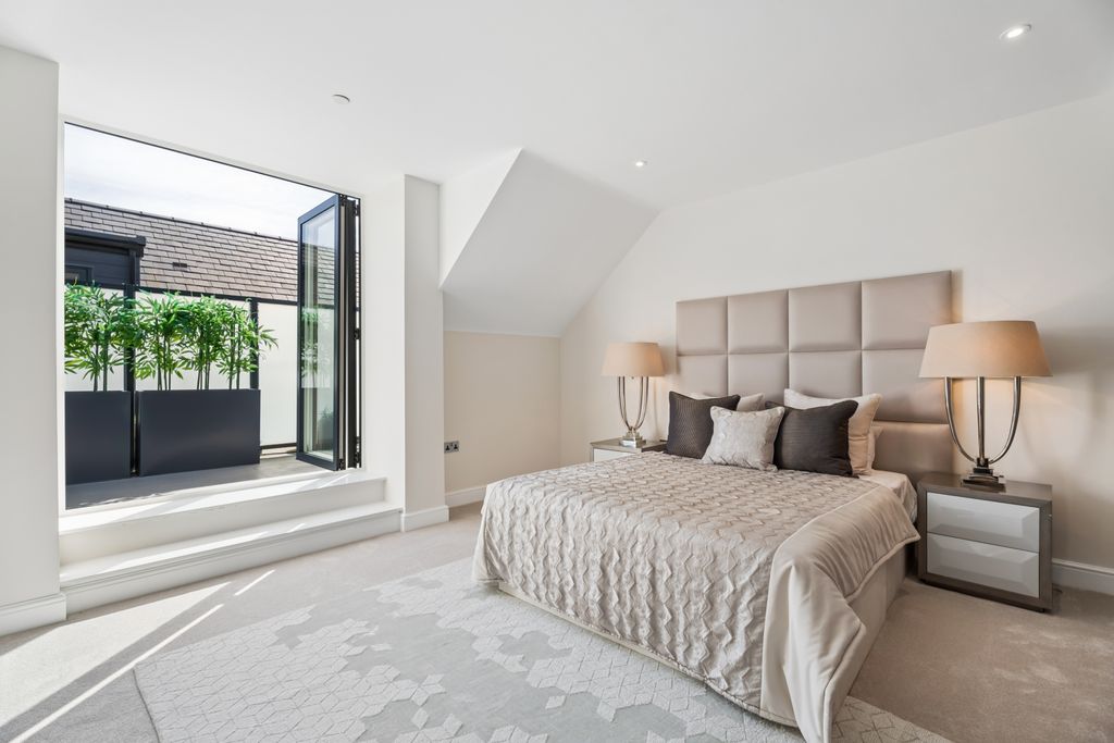 Additional image 15 of 3 bed flat for saleGorelands Lane, Chalfont St. Giles HP8