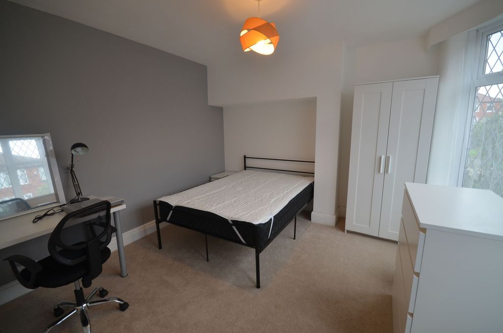 Property photo 2 of 6