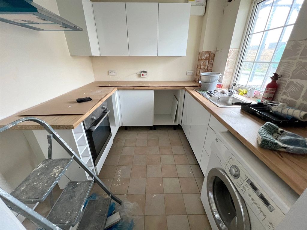 Property photo 3 of 12 Picture No. 05