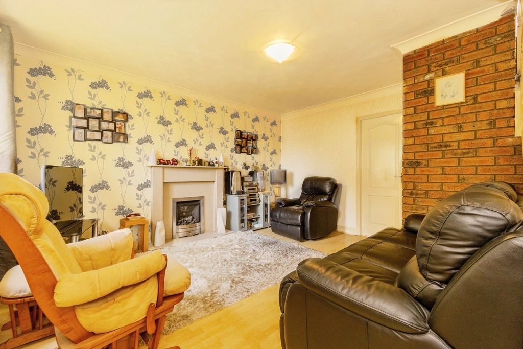 Property photo 2 of 17 Picture No. 19