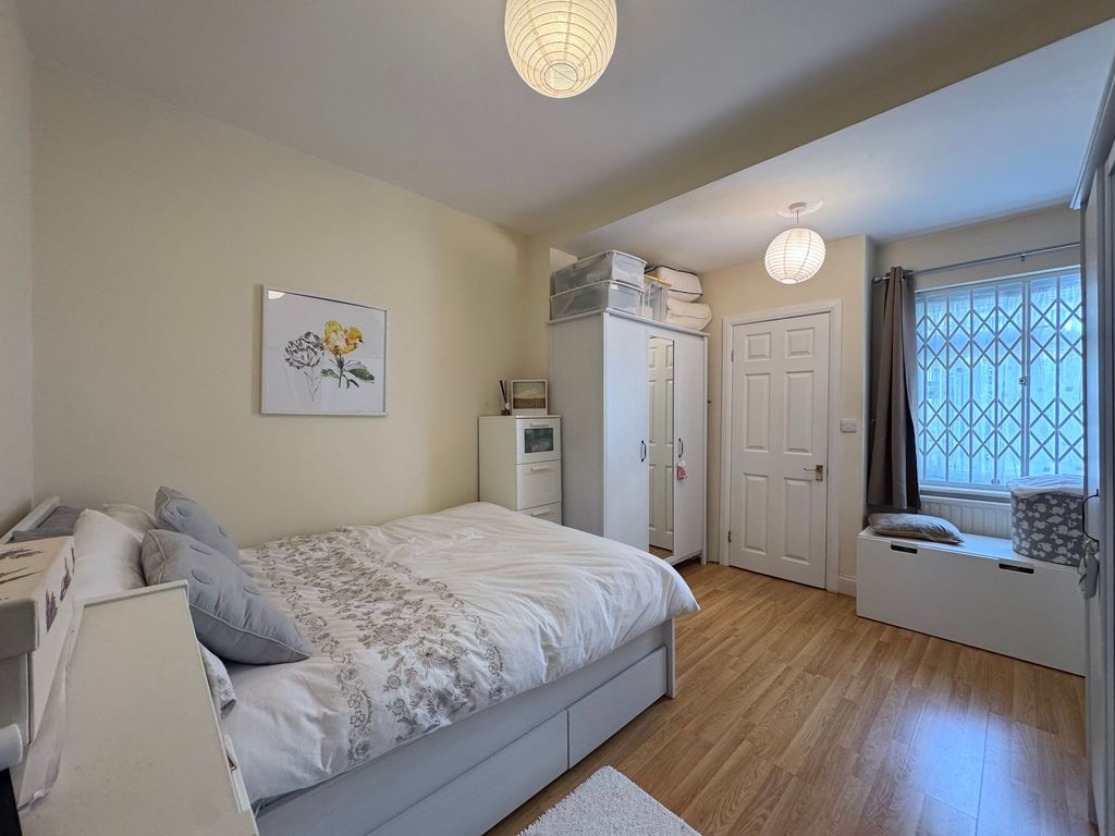 Property photo 3 of 14 Bedroom