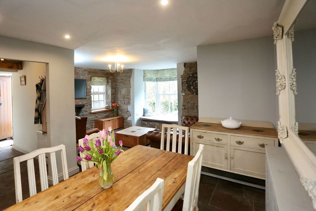 Property photo 3 of 39