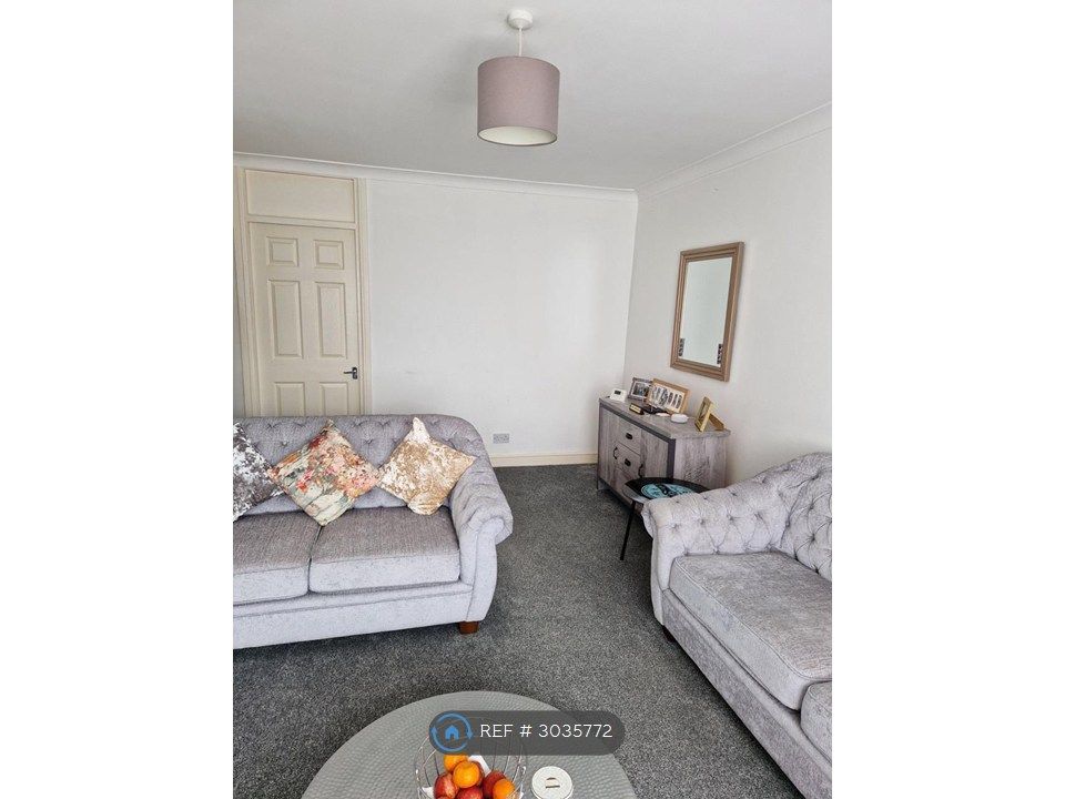 Property photo 3 of 10 Living Room