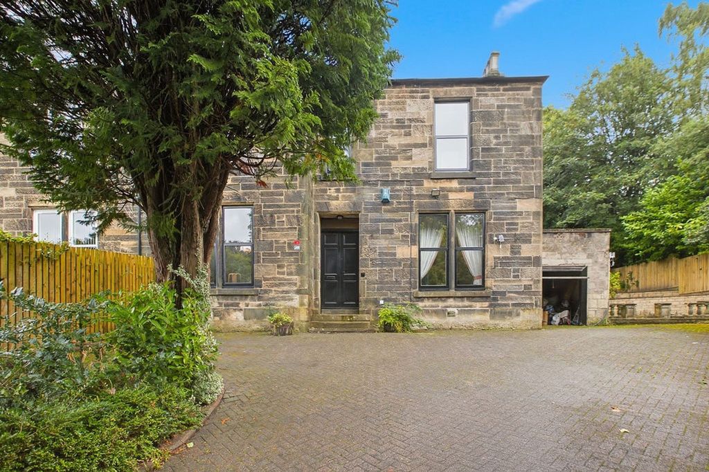 Property photo 2 of 37